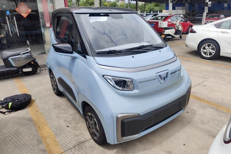Used Wuling NAMMIEV 2021 Playful Model – High-Power Version Front Right 45 Deg