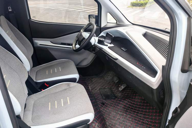 Used Wuling NAMMIEV 2021 Passion Edition Interior 4