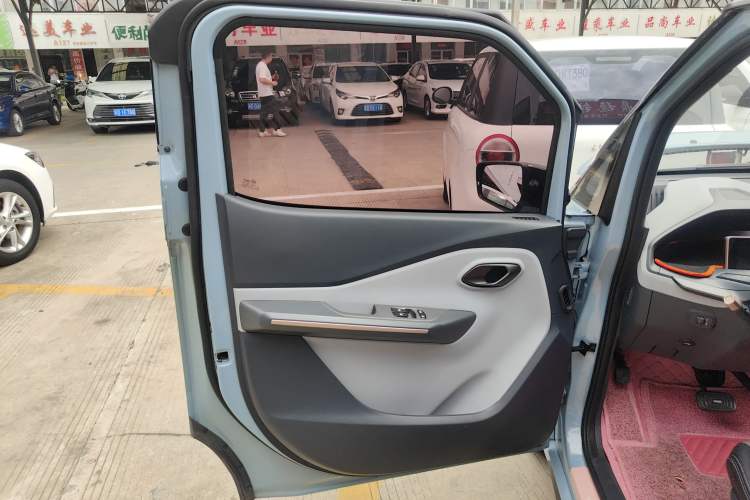 Used Wuling NAMMIEV 2021 Playful Model – High-Power Version Left Front Door Interior
