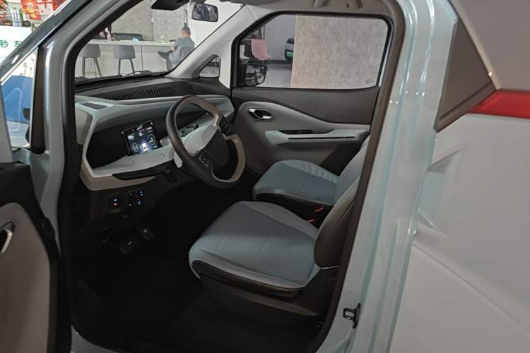 Used Wuling NAMMIEV 2021 Passion Edition Left Front Seat
