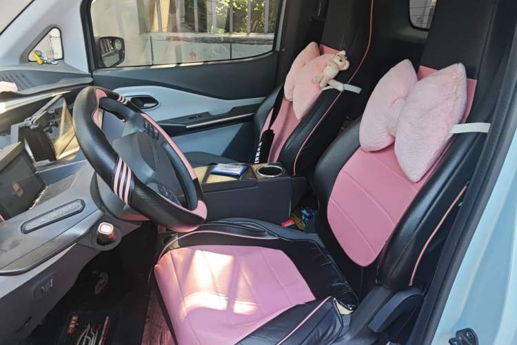 Used Wuling NAMMIEV 2021 Playful Model – High-Power Version Left Rear Seat