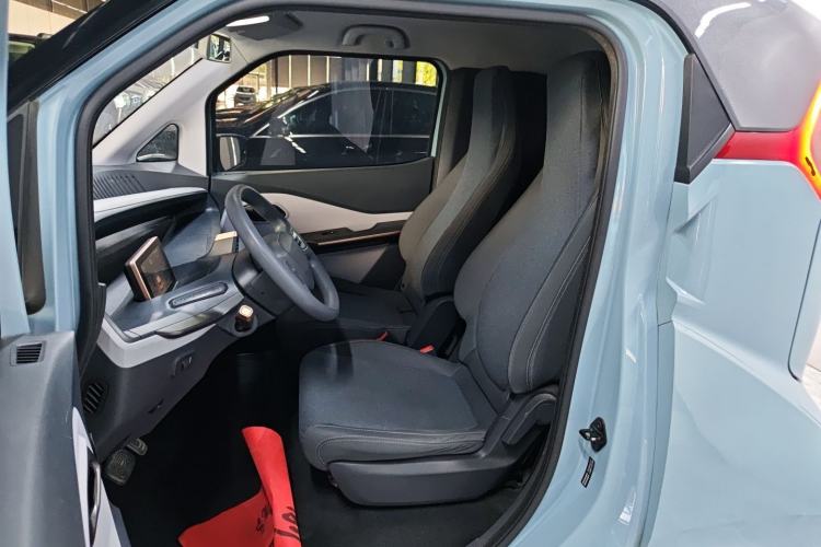 Used Wuling NAMMIEV 2021 Playful Model – High-Power Version Left Rear Seat