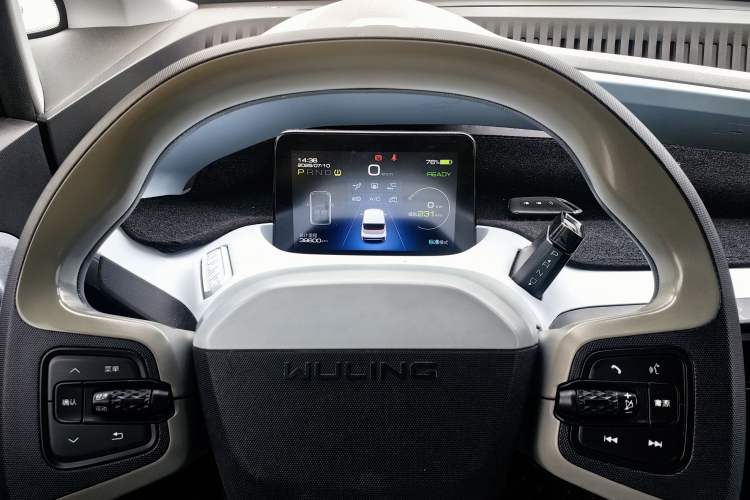 Used Wuling NAMMIEV 2021 Passion Edition Odometer Close Up