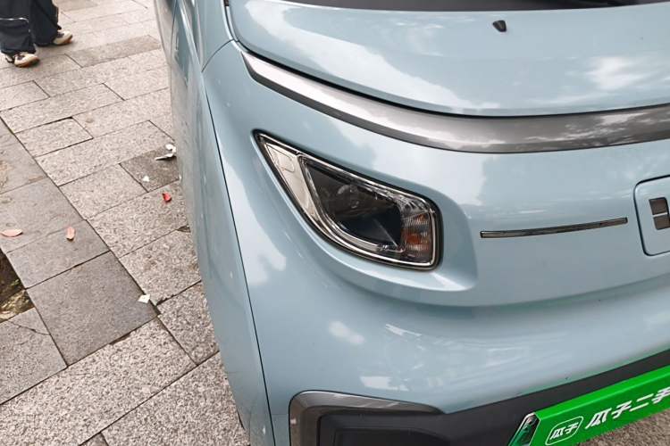 Used Wuling NAMMIEV 2021 Playful Model – High-Power Version Right Front Headlight