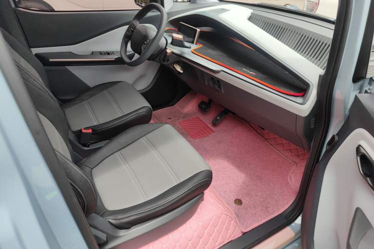 Used Wuling NAMMIEV 2021 Playful Model – High-Power Version Right Front Seat