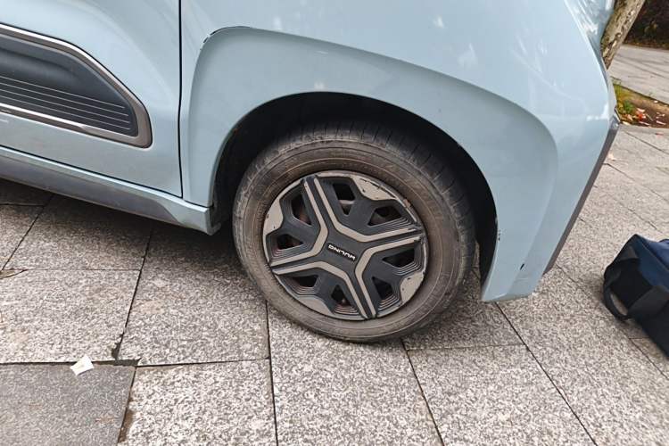 Used Wuling NAMMIEV 2021 Playful Model – High-Power Version Right Front Wheel Hub
