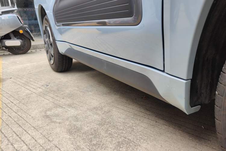 Used Wuling NAMMIEV 2021 Playful Model – High-Power Version Right Side Sill