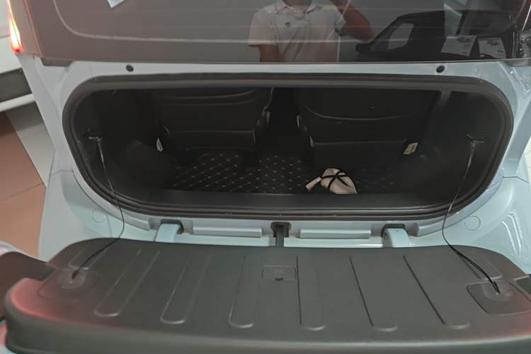 Used Wuling NAMMIEV 2021 Passion Edition Trunk