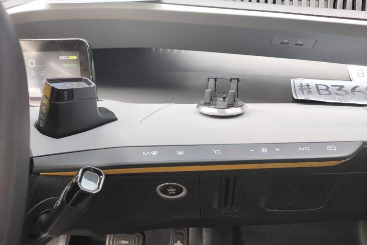 Used Wuling NAMMIEV 2021 Passion Edition Audio And AC Panel