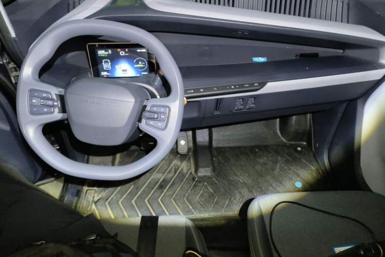 Used Wuling NAMMIEV 2021 Playful Model – High-Power Version Center Console