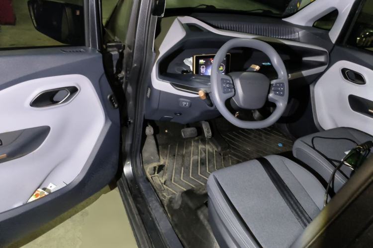 Used Wuling NAMMIEV 2021 Playful Model – High-Power Version Driver Seat