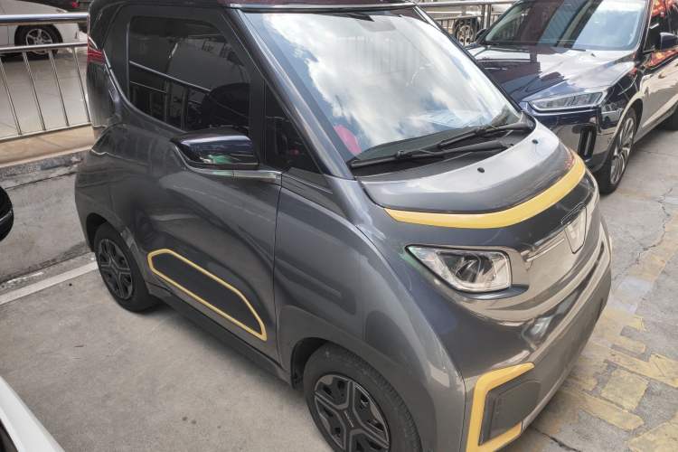 Used Wuling NAMMIEV 2021 Passion Edition Front Right 45 Deg