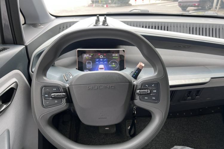 Used Wuling NAMMIEV 2021 Playful Model – High-Power Version Interior 3