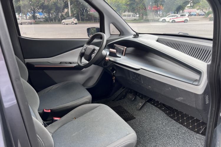 Used Wuling NAMMIEV 2021 Playful Model – High-Power Version Interior 4
