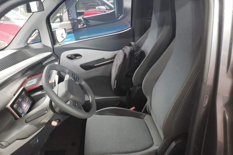Used Wuling NAMMIEV 2021 - Play Edition Left Rear Seat