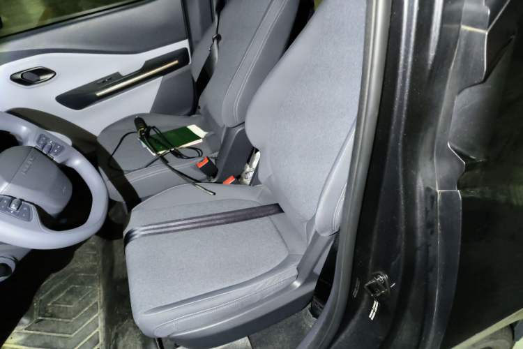 Used Wuling NAMMIEV 2021 Playful Model – High-Power Version Left Rear Seat