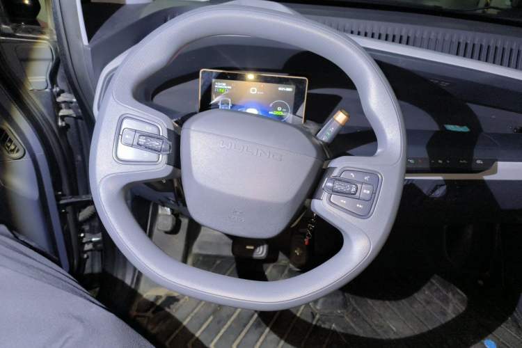 Used Wuling NAMMIEV 2021 Playful Model – High-Power Version Steering Wheel