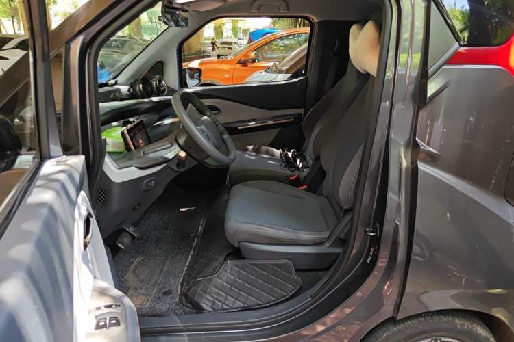 Used Wuling NAMMIEV 2021 - Play Edition Left Front Seat
