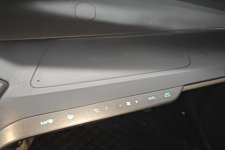 Used Wuling NAMMIEV 2021 - Play Edition Audio And AC Panel