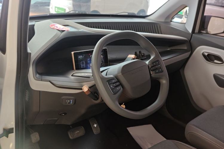 Used Wuling NAMMIEV 2021 Playful Model – High-Power Version Center Console