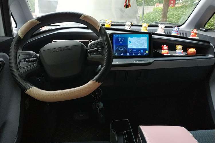 Used Wuling NAMMIEV 2021 Playful Model – High-Power Version Center Console
