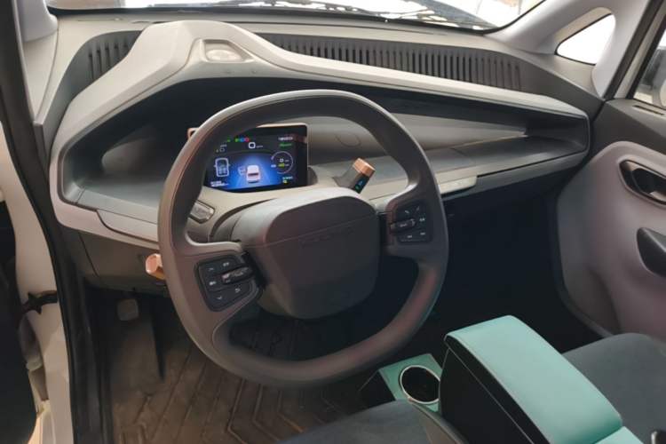 Used Wuling NAMMIEV 2021 Playful Model – High-Power Version Center Console