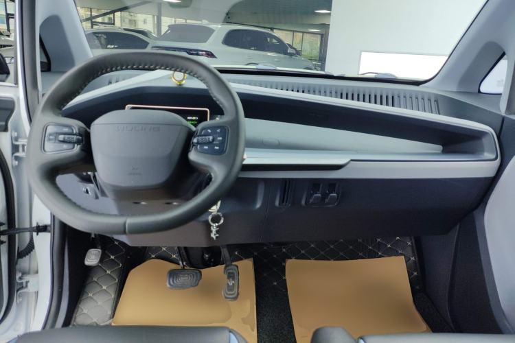 Used Wuling NAMMIEV 2021 Playful Model – High-Power Version Center Console