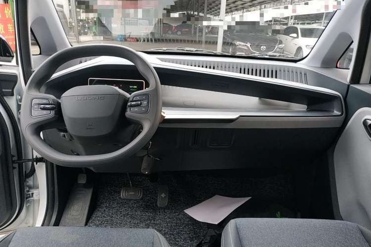 Used Wuling NAMMIEV 2021 Playful Model – High-Power Version Center Console