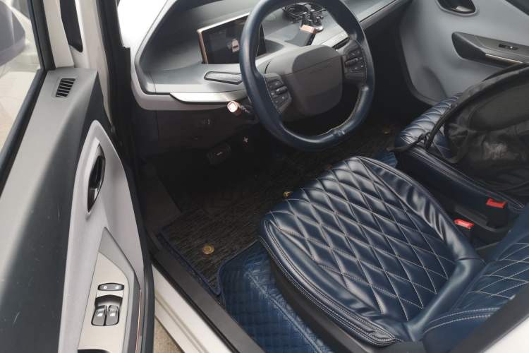 Used Wuling NAMMIEV 2021 Playful Model – High-Power Version Driver Seat