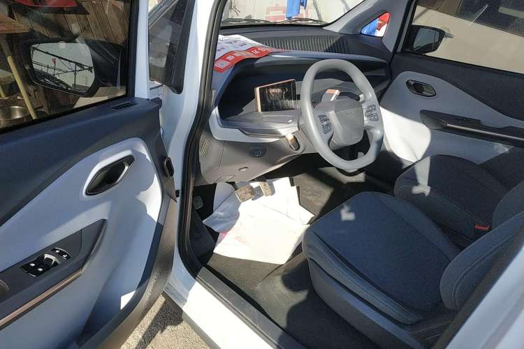 Used Wuling NAMMIEV 2021 Playful Model – High-Power Version Driver Seat
