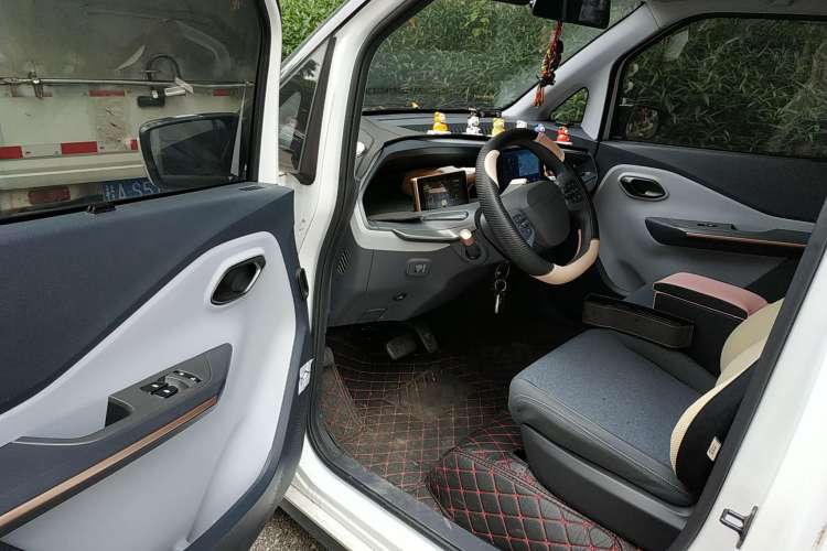 Used Wuling NAMMIEV 2021 Playful Model – High-Power Version Driver Seat