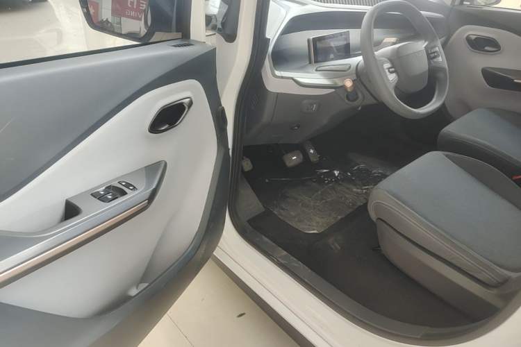 Used Wuling NAMMIEV 2021 Playful Model – High-Power Version Driver Seat