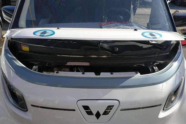 Used Wuling NAMMIEV 2021 Playful Model – High-Power Version Engine Bay