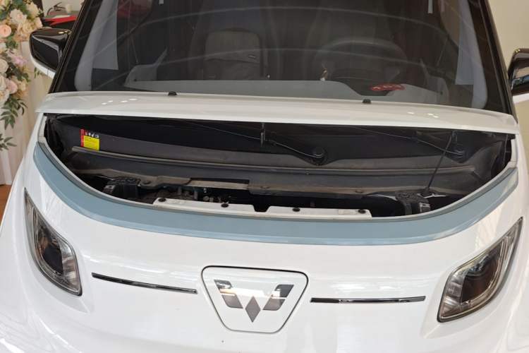 Used Wuling NAMMIEV 2021 Playful Model – High-Power Version Engine Bay