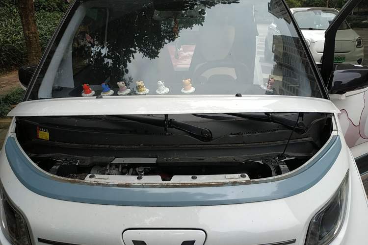 Used Wuling NAMMIEV 2021 Playful Model – High-Power Version Engine Bay