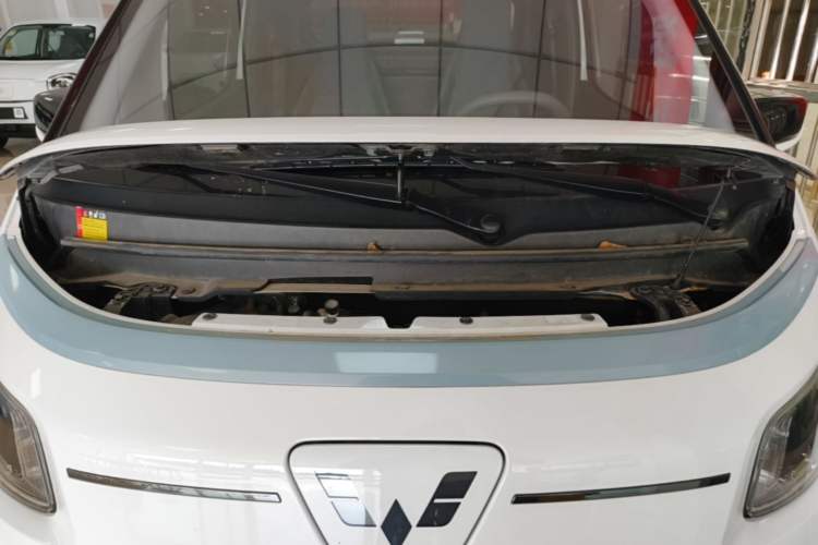 Used Wuling NAMMIEV 2021 Playful Model – High-Power Version Engine Bay