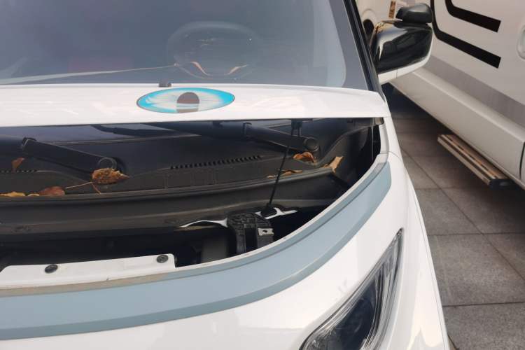 Used Wuling NAMMIEV 2021 Playful Model – High-Power Version Engine Bay Left