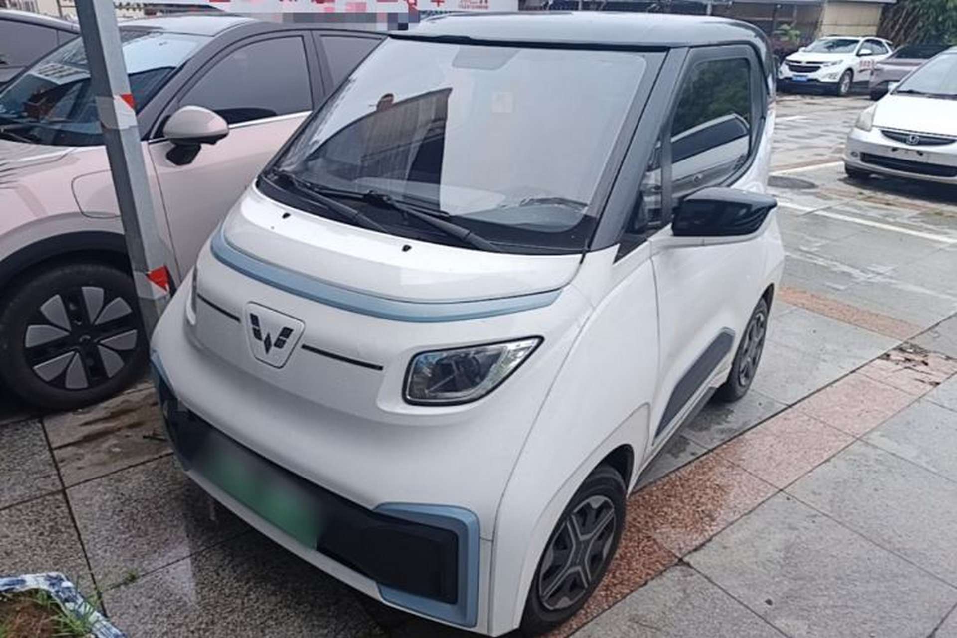 Used Wuling NAMMIEV 2021 Disney Zootopia Nick Edition Front Left 45 Deg