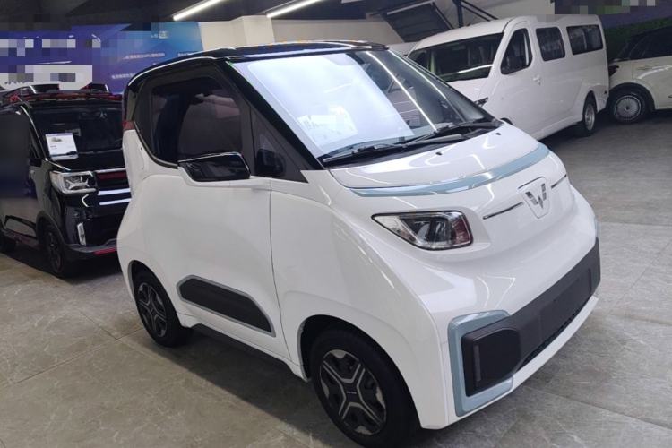 Used Wuling NAMMIEV 2021 Passion Edition Front Right 45 Deg
