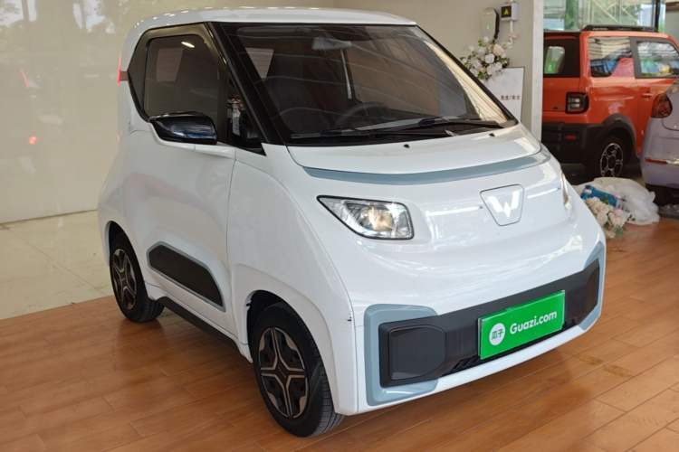 Used Wuling NAMMIEV 2021 Playful Model – High-Power Version Front Right 45 Deg