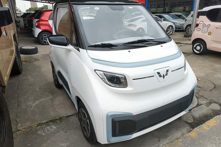 Used Wuling NAMMIEV 2021 Playful Model – High-Power Version Front Right 45 Deg