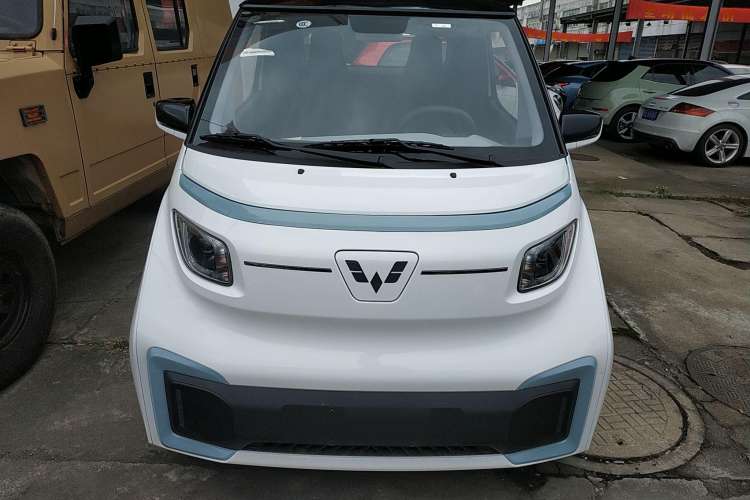 Used Wuling NAMMIEV 2021 Playful Model – High-Power Version Front