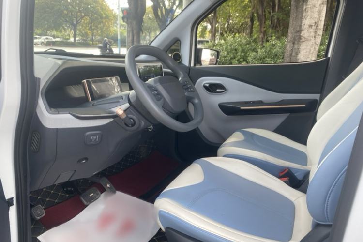 Used Wuling NAMMIEV 2021 Playful Model – High-Power Version Interior 1
