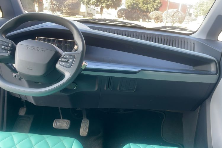 Used Wuling NAMMIEV 2021 Playful Model – High-Power Version Interior 3