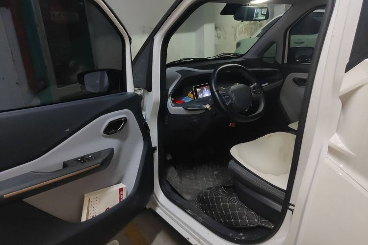 Used Wuling NAMMIEV 2021 Playful Model – High-Power Version Interior 3