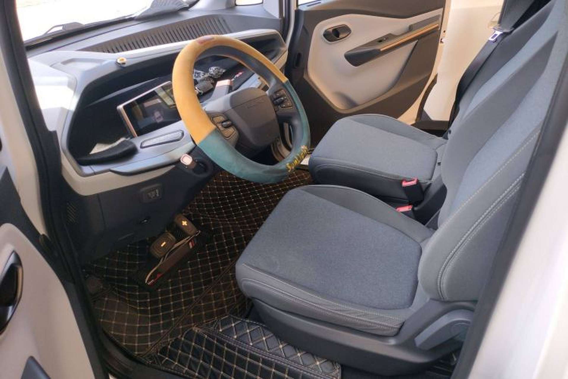 Used Wuling NAMMIEV 2021 Playful Model – High-Power Version Interior 3