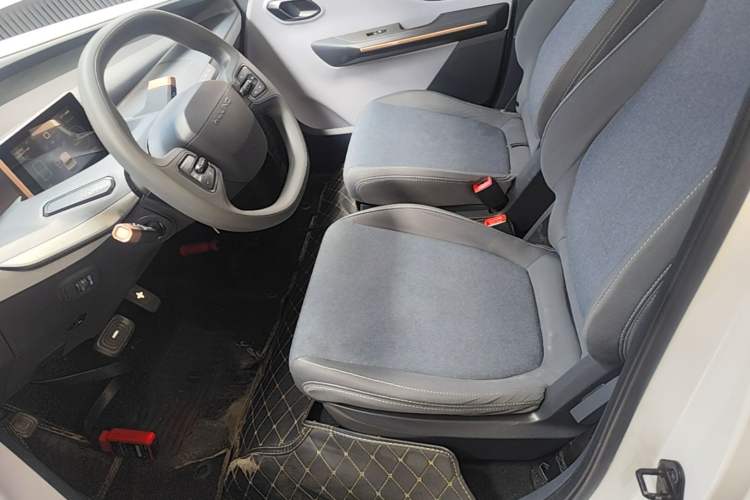 Used Wuling NAMMIEV 2021 - Play Edition Left Front Seat