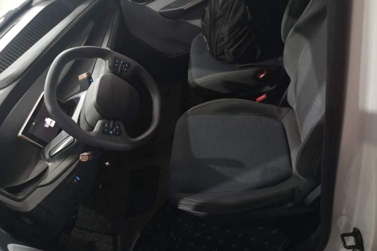 Used Wuling NAMMIEV 2021 - Play Edition Left Front Seat