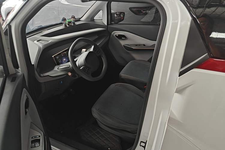 Used Wuling NAMMIEV 2021 - Play Edition Left Front Seat