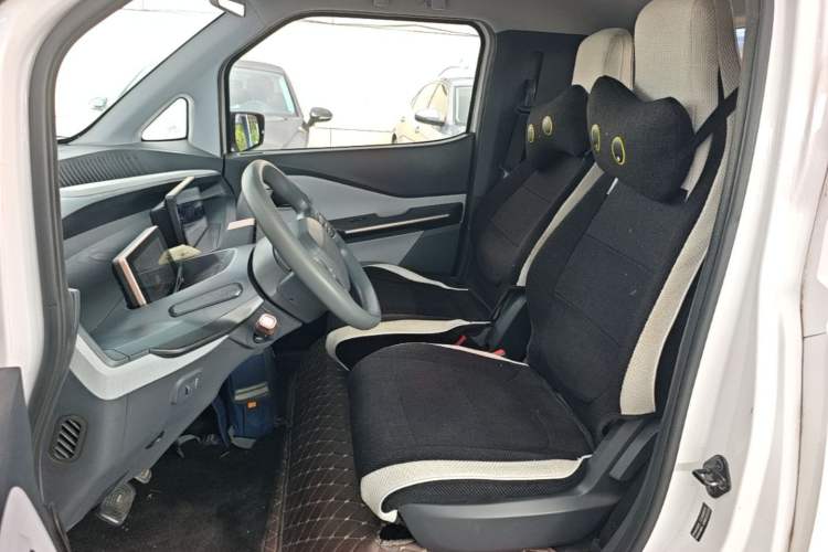Used Wuling NAMMIEV 2021 - Play Edition Left Front Seat